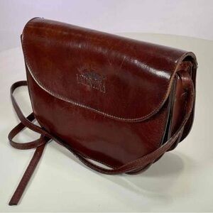 Vintage Valentina 💯 authentic Brown Leather Crossbody/ shoulder bag